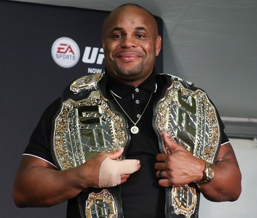 Daniel Cormier kể chuyện "đoàn kết kiểu Dagestan"