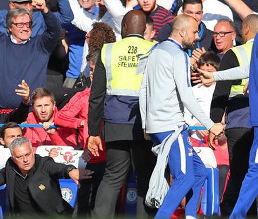 Đã bị chế giễu, Mourinho còn đối diện nguy cơ nhận án phạt