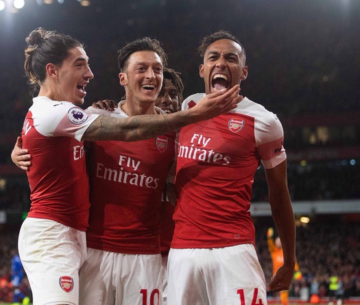 Arsenal xuất sắc nhất một thập kỷ và 5 điểm nhấn ngoạn mục từ trận thắng Leicester