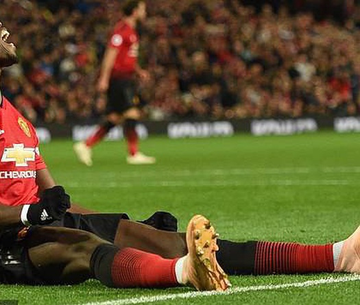 CĐV Man Utd không thể tin được vị trí thi đấu của Paul Pogba trong trận gặp Newcastle