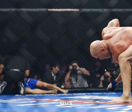 Rửa hận thù xưa, Tito Ortiz hạ knock out kỳ phùng địch thủ Chuck Liddell