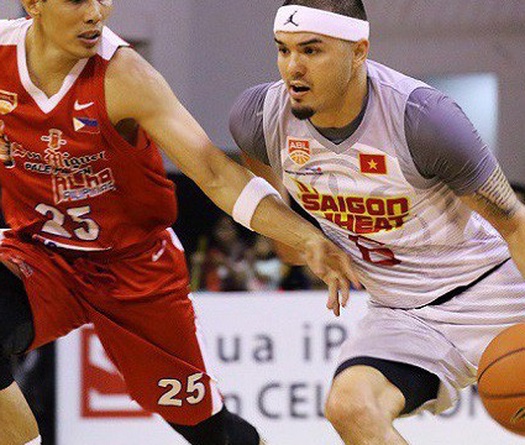 Việt Arnold trở lại và kết duyên với tân binh Nhatrang Navy?