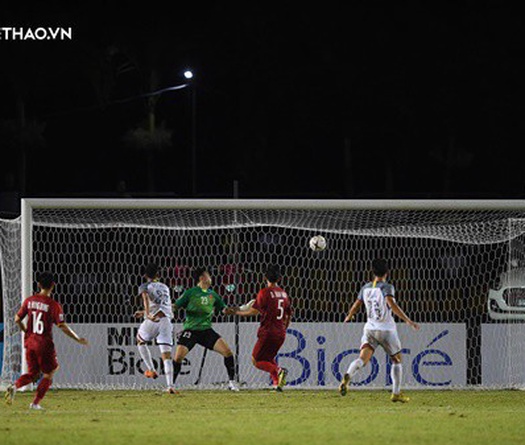 Bị thủng lưới bàn thua đầu tiên, Việt Nam vẫn phá kỷ lục ở AFF Cup