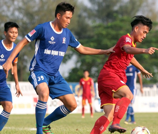 Lương bị đẩy xuống còn 1.7 triệu/tháng, các cầu thủ Bình Định hoang mang trước mùa giải mới
