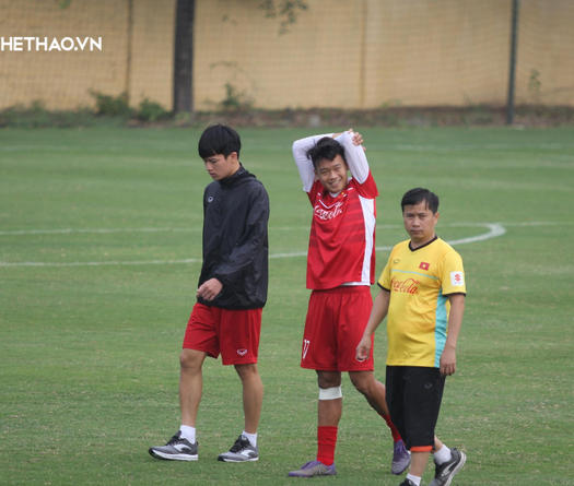 Thành Chung bất ngờ phải tập riêng trong buổi tập sáng 26/12