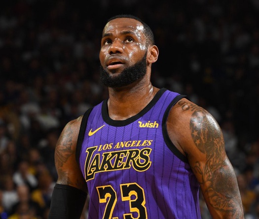 LeBron James thoát án phạt từ NBA sau sự cố với người Do Thái