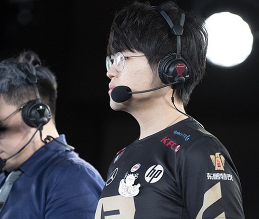 Game thủ chuyên nghiệp thế hệ 1 của RNG "Zz1tai" tuyên bố giải nghệ