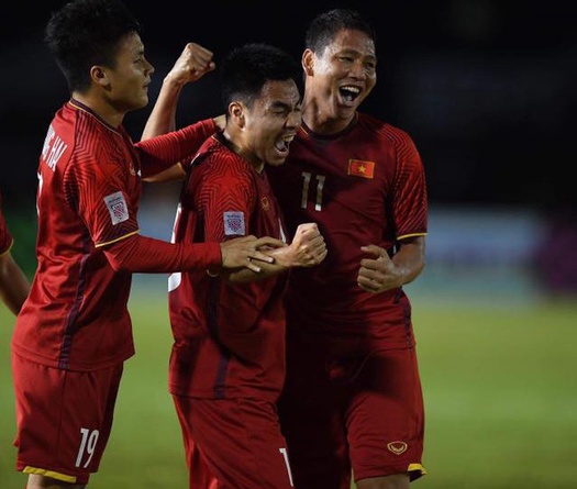 AFF Cup 2018: ĐT Việt Nam có nên đá trận lượt về tại SVĐ Mỹ Đình?