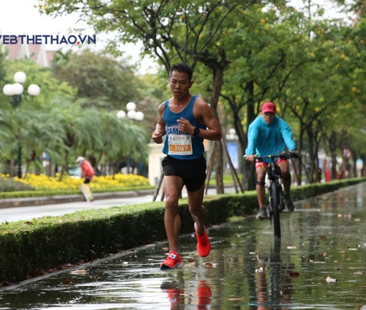 Hanoi Half Marathon 2018 - những khoảnh khắc đẹp