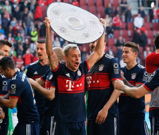 Bayern Munich vô địch 6 mùa liên tiếp: Cô đơn trên đỉnh