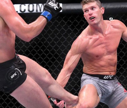 Vì sao "Wonderboy" Thompson kêu gọi tẩy chay những cú side kick vào gối? 