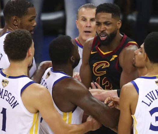 Án phạt nào dành cho Tristan Thompson và Kevin Love?