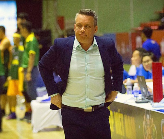 HLV Todd Purves giận dữ với trọng tài sau thất bại của Hanoi Buffaloes trước Thang Long Warriors