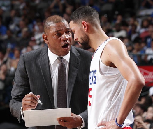 Từ bỏ tình cha con, HLV Doc Rivers trade con trai Austin Rivers đến Washington Wizards