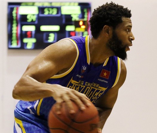 Ngoại binh Quinton Doggett: "Bóng rổ ở Việt Nam thật điên rồ!"