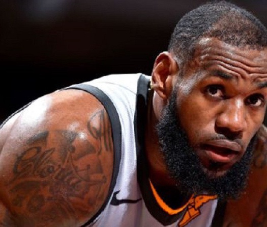 LeBron James "chui vào hang" và không có ý gặp ban lãnh đạo Cavaliers