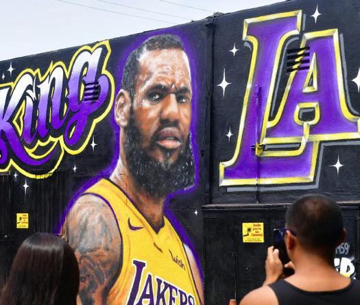 Nhẫn kiếm đủ, kỷ lục cũng thừa, đến lúc LeBron James thoả mãn bản thân tại Lakers