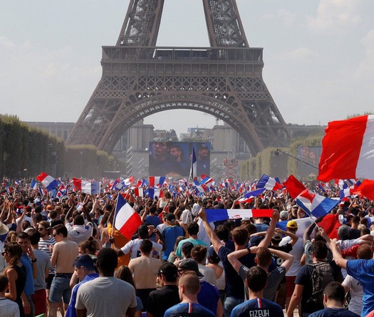 CĐV Pháp điên loạn và bùng nổ trong ngày Mbappe và đồng đội vô địch World Cup 2018