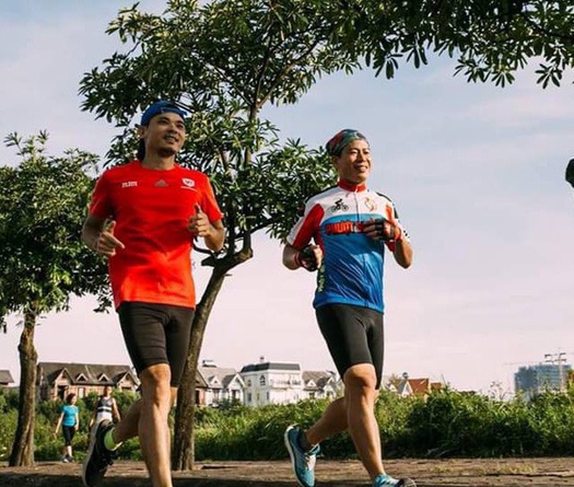 Những thầy cô giáo chạy marathon khiến học trò "lác mắt" nể phục
