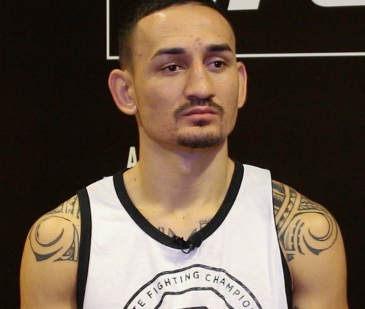 Vụ Max Holloway lại khiến giới võ sỹ rúng động vì chấn động não