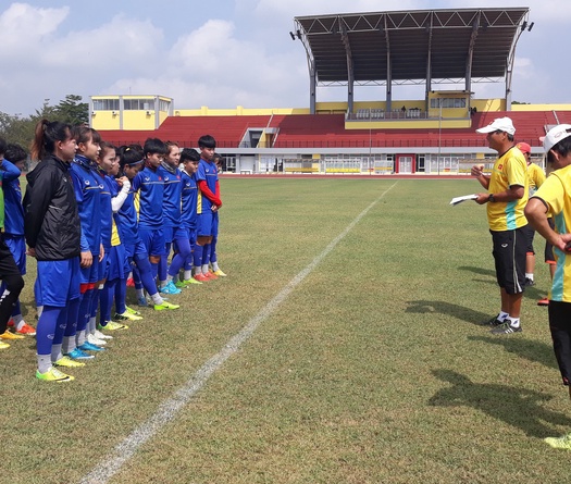 HLV Mai Đức Chung: Bóng đá nữ muốn vào tứ kết ASIAD 2018, phải hạ Thái Lan