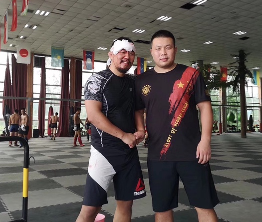 Hé lộ chân dung võ sĩ Muay Thái vừa đánh rách trán Từ Hiểu Đông