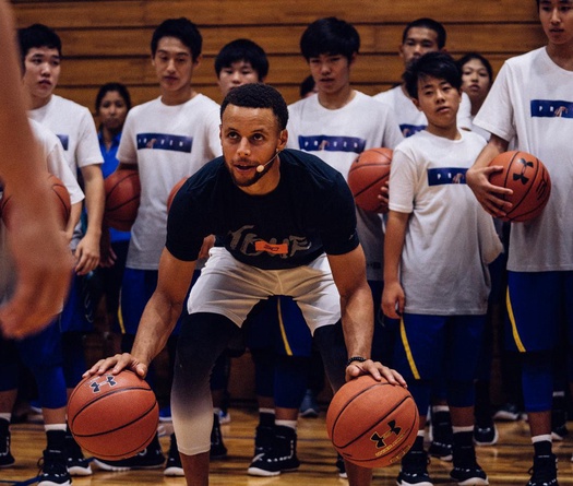 Stephen Curry sẽ mang cú ném 3 điểm 1 chân của huyền thoại Tây Ban Nha đến NBA?