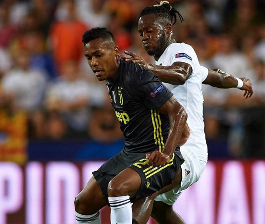 PSG gia nhập cuộc đua giành hậu vệ Juventus cùng MU