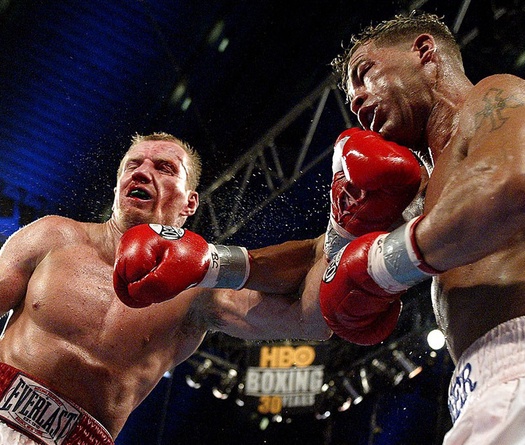 Vì sao nên hạn chế đánh đôi công trong Quyền Anh?