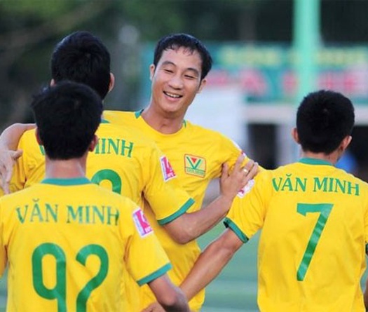 Chuyện tài chính trên sân phủi