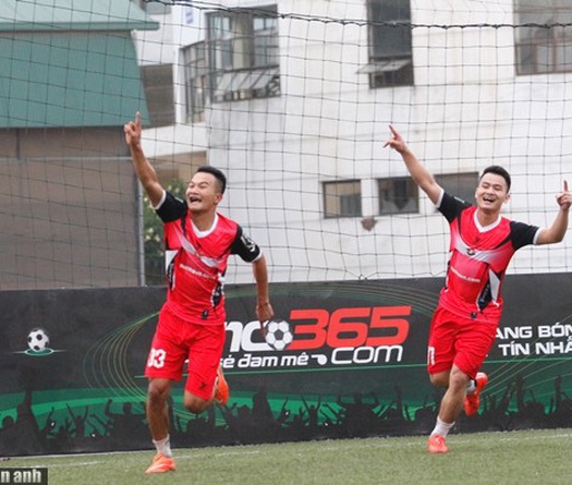 Vòng 4 Hạng Nhất phủi 2016: Hữu Bằng thăng hoa, Gia Việt “điên rồ” 