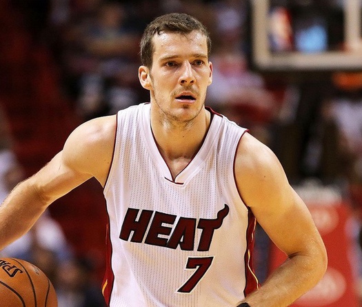 Tài ném 3 điểm của Goran Dragic nhen hy vọng dự Play-off cho Heat