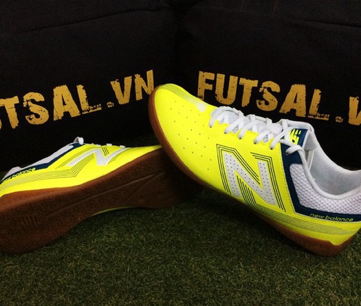 Nên đi giày gì khi chơi Futsal?