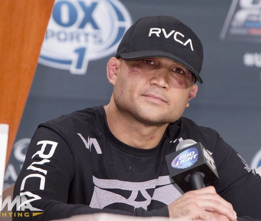 B.J. Penn bị loại khỏi UFC 199 do tiêm IV quá mức