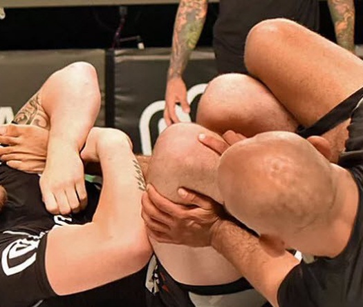 Võ sĩ 20 tuổi đánh bại tất cả các cao thủ lão làng tại giải EBI 8