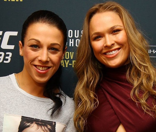 Jedrzejczyk rơi vào thế khó: Ủng hộ đồng đội hay bạn bè?