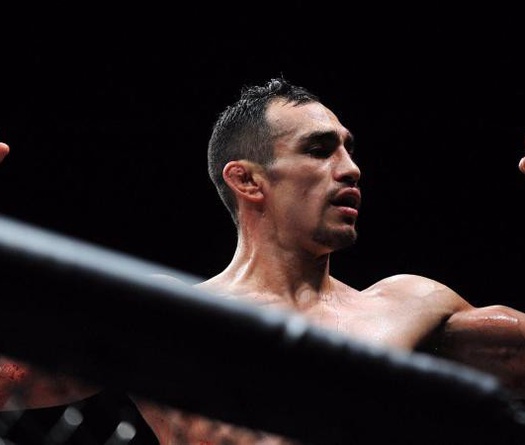 Tony Ferguson: Hãy đặt đai Interim vào tay người xứng đáng! 