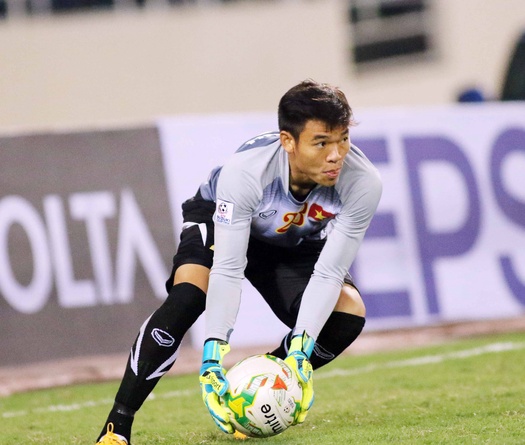 Nguyên Mạnh kịp trở lại ngày khai màn V-League