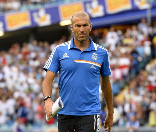 Zidane liệu có là "thầy Pháp chỉ biết gõ đầu trẻ"?