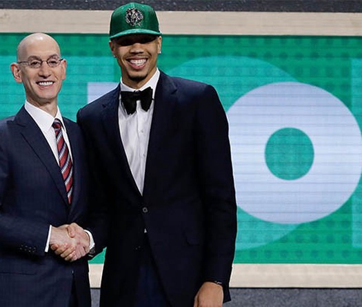 Boston Celtics có gây khó hiểu với lựa chọn Jayson Tatum?