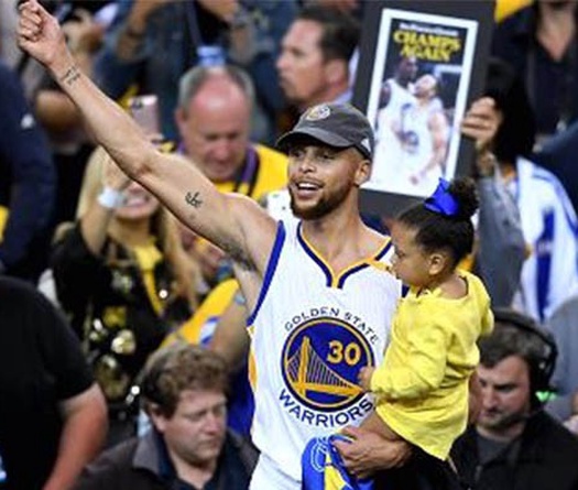 Chức vô địch NBA đền đáp xứng đáng cho hy sinh của Stephen Curry
