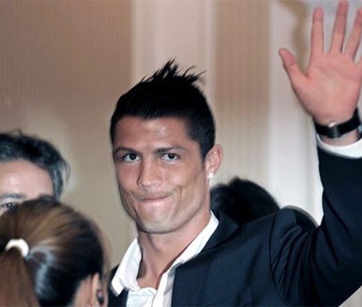 Bản tin sáng ngày 28/04: Ronaldo cần liệu pháp tế bào gốc