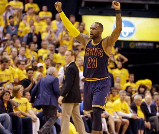 NBA Play-off ngày 21/04: LeBron James vẫn là vị vua của miền Đông