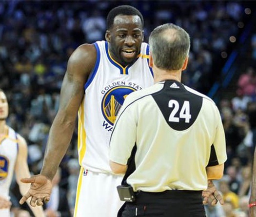 Lý do kỳ quặc khiến Draymond Green tấn công James Harden