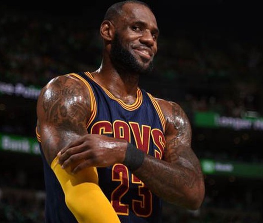 LeBron James có phẩm chất của 3 huyền thoại và giống 1 người khác