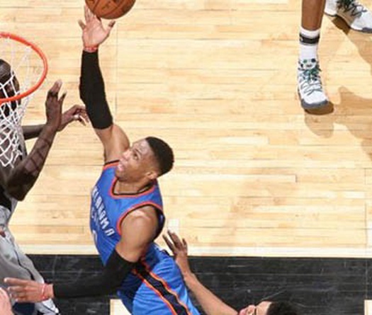 Dạo quanh NBA ngày 14/01: Westbrook với triple-double lịch sử