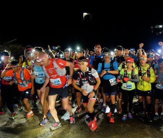 7 đèn pin đeo đầu dành cho chạy bộ trong đêm tối