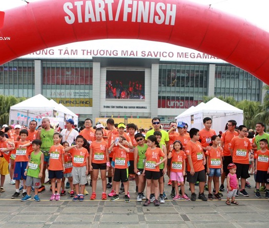 VĐV Việt Nam "bội thu" giải thưởng ở Longbien Marathon 2016