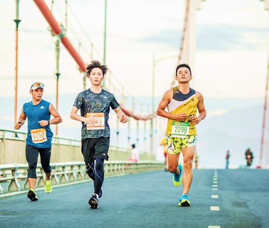 Giải thưởng "khủng" cho nhà vô địch Manulife Danang International Marathon 2017