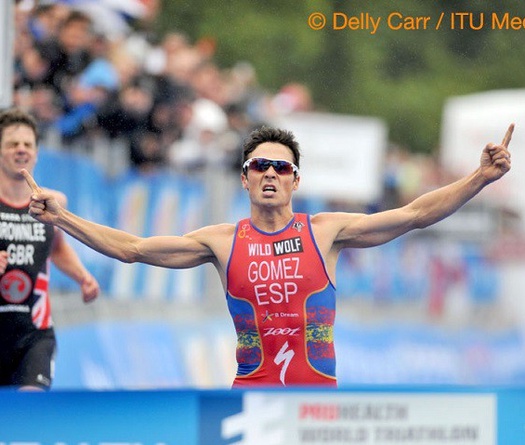 Javier Gomez ƯCV vô địch triathlon bỏ lỡ Olympic Rio vì chấn thương